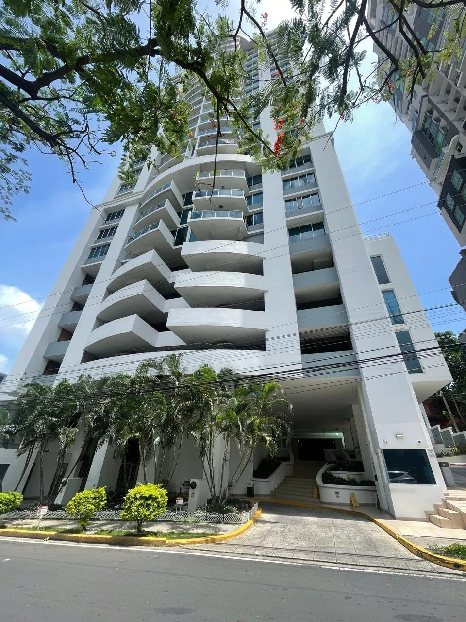 SE VENDE APARTAMENTO DE 3 RECAMARAS EN EL CANGREJO