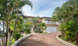 Beachfront 4-Bedroom Home with Pool in Boca Chica