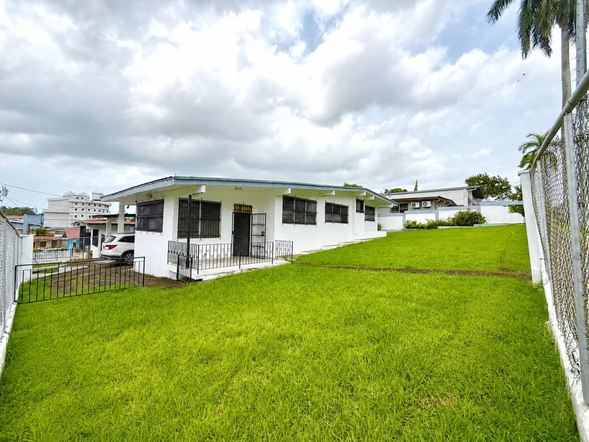 House for sale in Bethania, commercial area