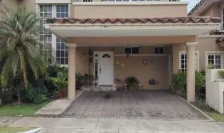 Se vende hermosa casa en PH Dorado Lakes
