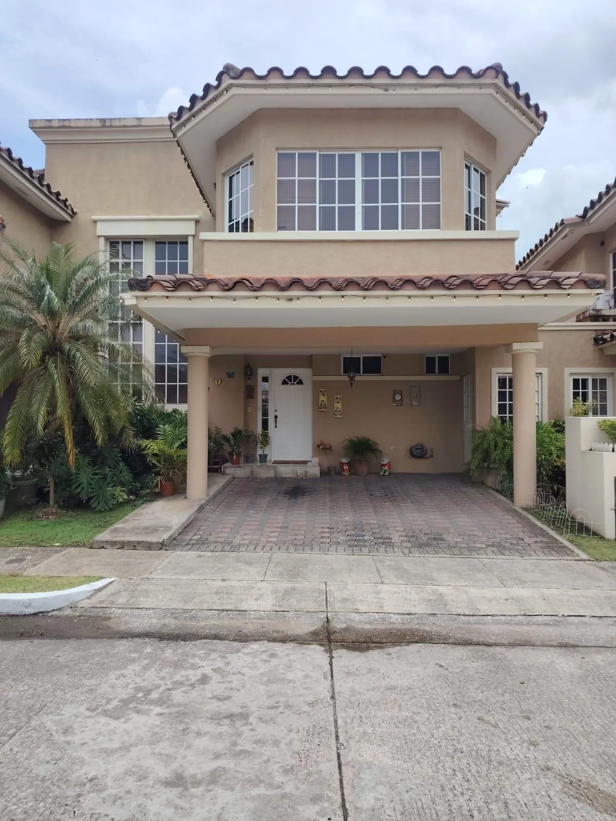 Se vende hermosa casa en PH Dorado Lakes