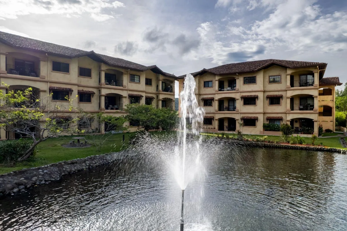 Condominio Exclusivo en el Tercer Piso en Valle Escondido Boquete