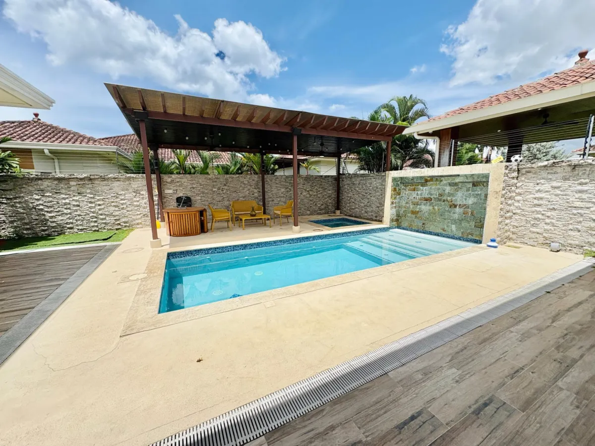Casa en Alquiler en Costa Sur - Sunset Coast