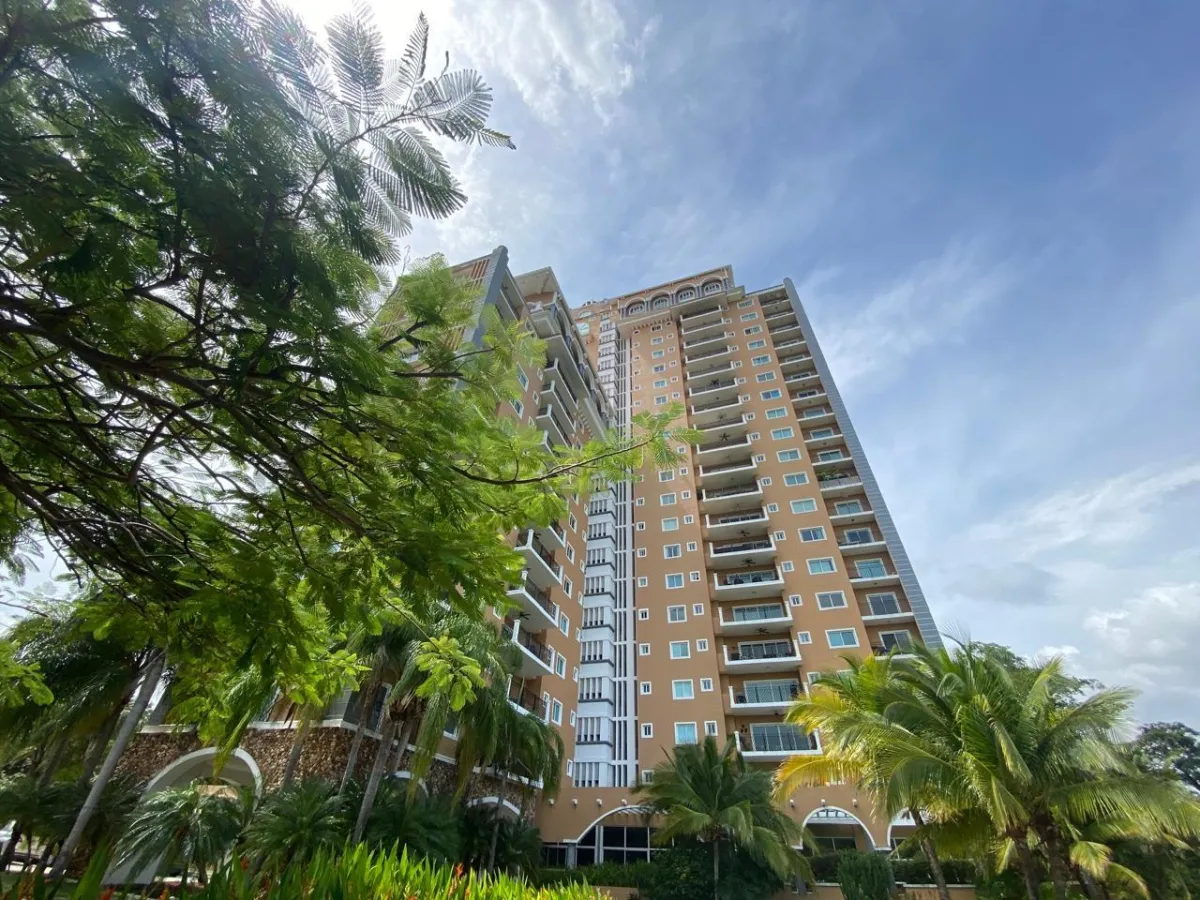 Apartamento de 4 habitaciones en Edificio PH El Alcazar, en Coronado Golf
