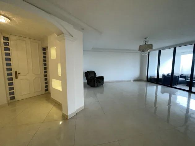 Apartment Rental in Crillón Building, Paitilla
