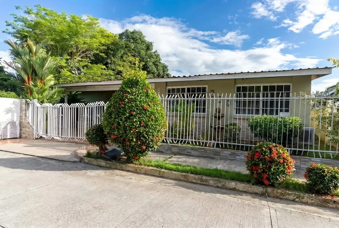 Venta de casa en Campo Limberg. MY