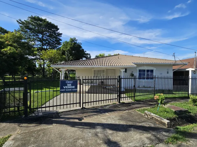 HOUSE FOR SALE OR RENT IN CHITRÉ, BRISAS DE GUAYACANES