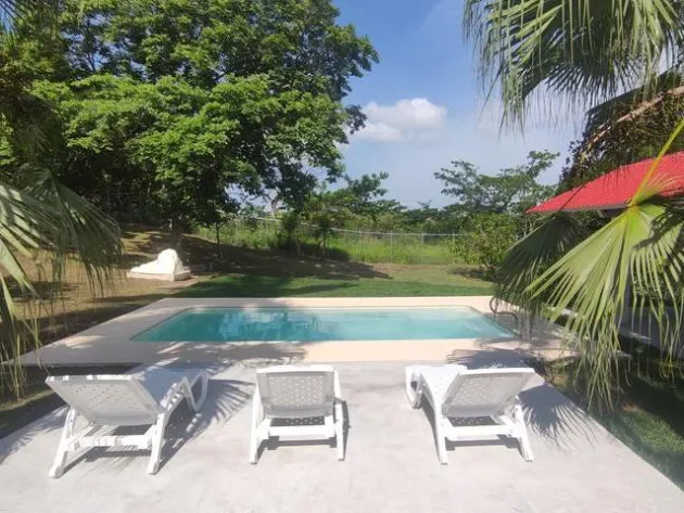 3-bedroom country house with pool | Nueva Gorgona