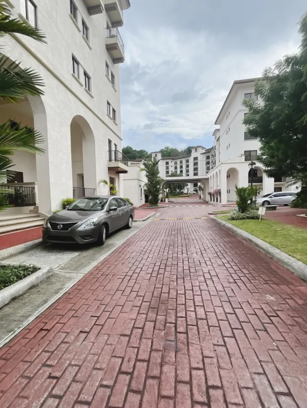 GROUND FLOOR APARTMENT FOR SALE