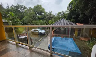 VENTA DE TERRENO CON 3 CABAÑAS EN ALTOS DE CERRO AZUL. MY