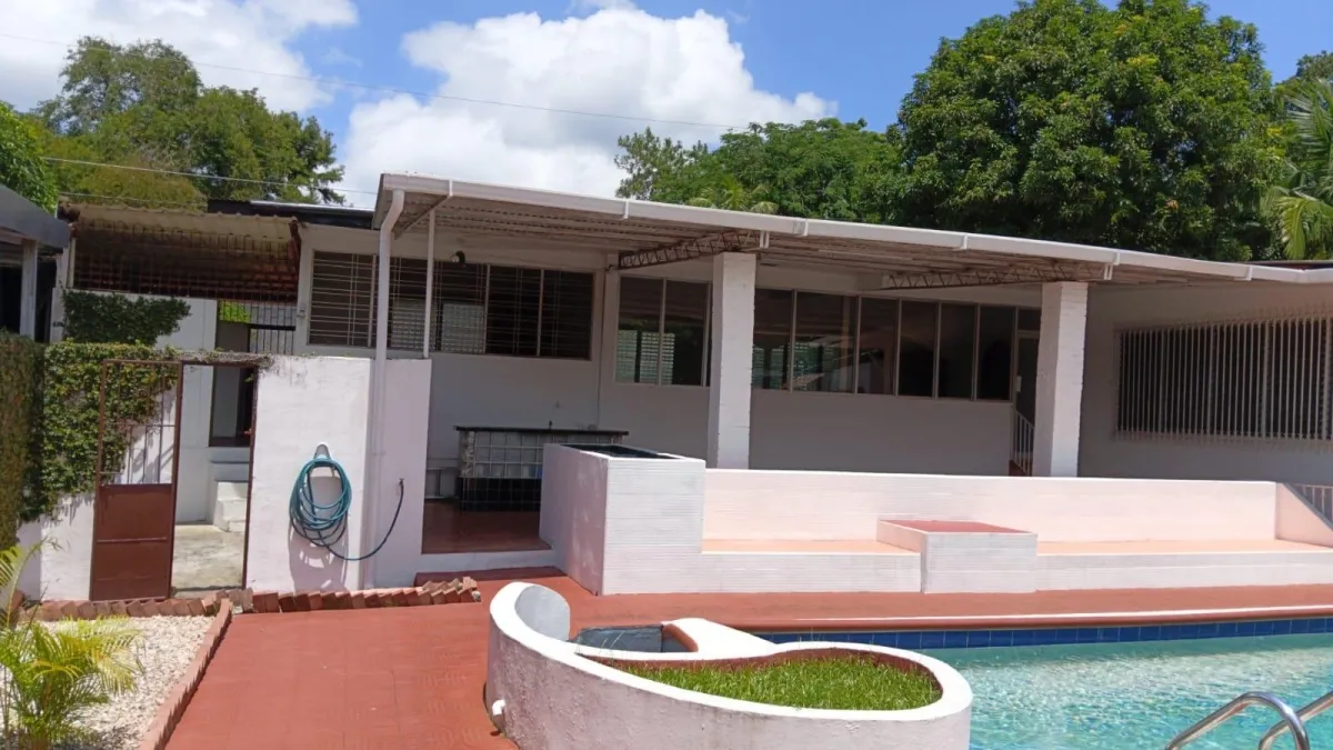 House for sale in Las Cumbres