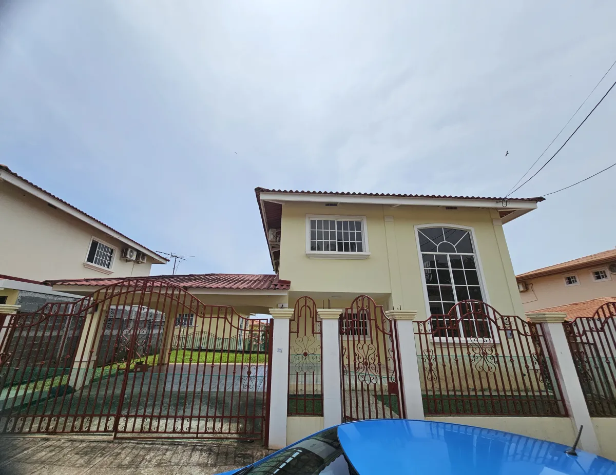 Sale/Rental of House in Villas del Golf, Chitré