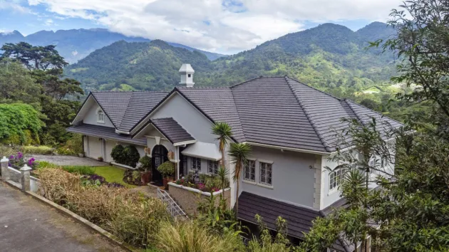 Sophisticated Mountain House in Boquete The Spring