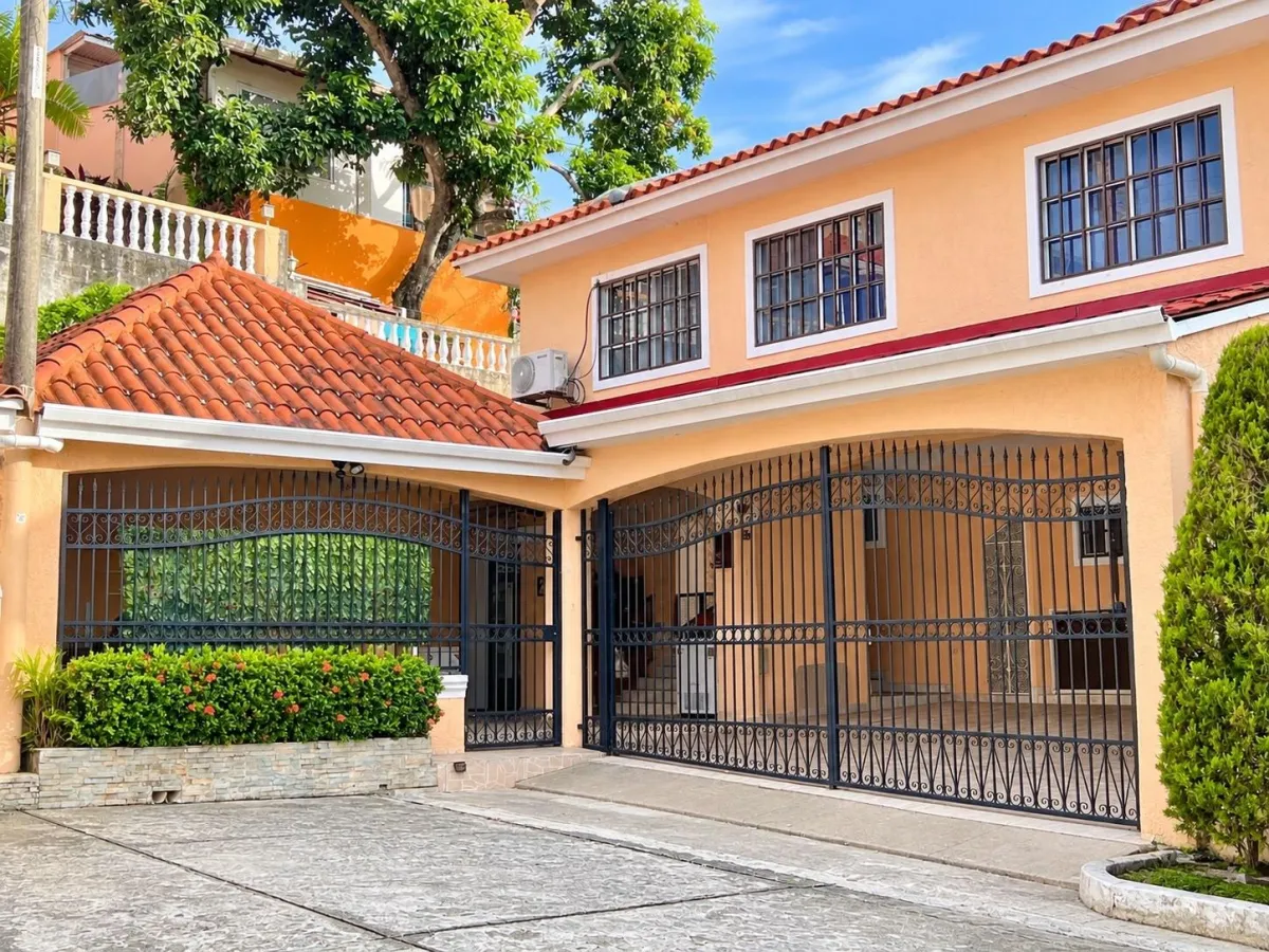 HOUSE for SALE in Altos de Panama