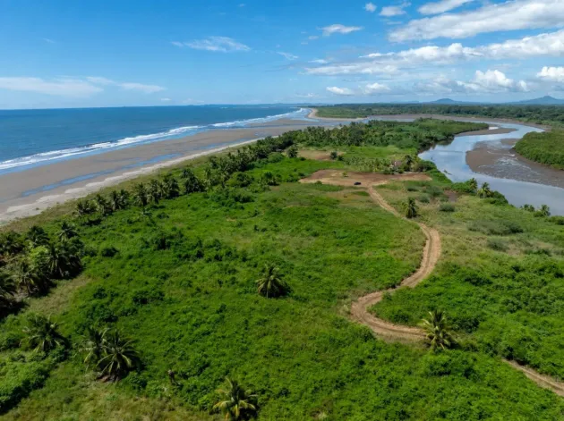Scenic Coastal Lot for Sale in Playa Las Lajas