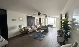 Apartment with 2 parking in PH Sky Level