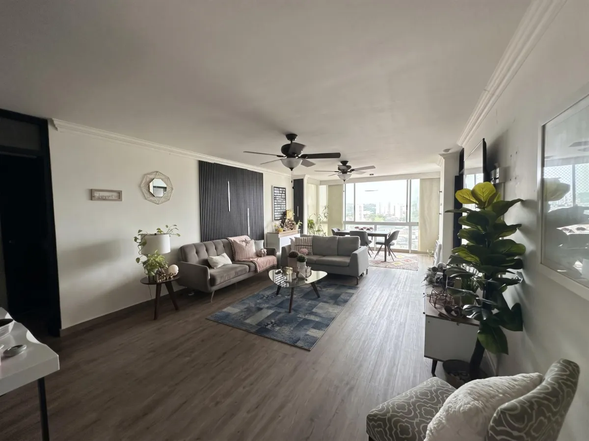 Apartment with 2 parking in PH Sky Level