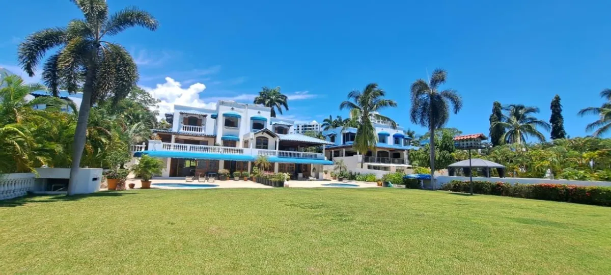 PLAYA BLANCA OCEAN FRONT DUPLEX VILLA