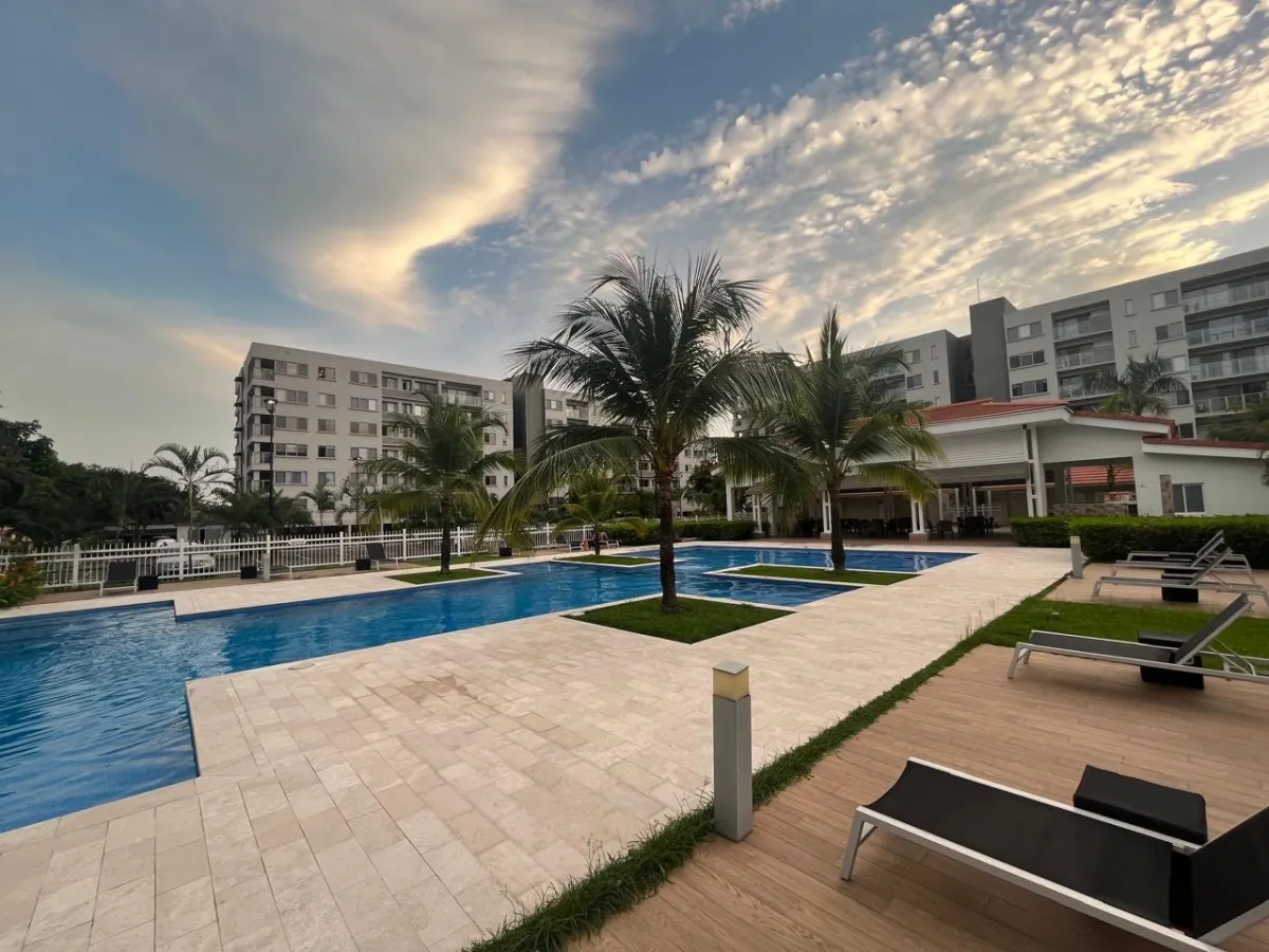 APARTMENT FOR SALE PH MIDRISE PANAMA PACIFIC