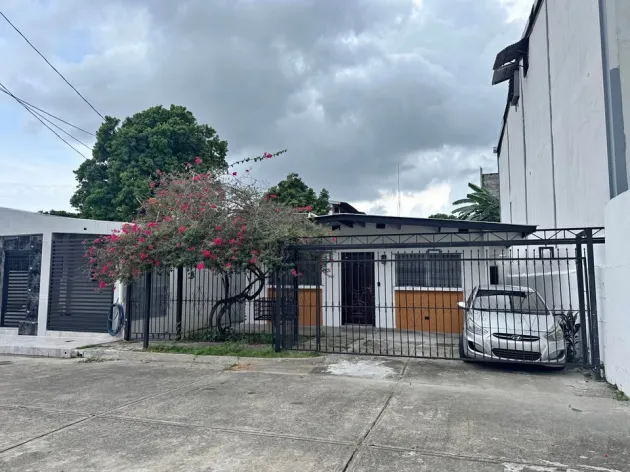 Venta de casa en Parque Lefevre. MY