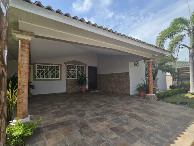 House for Rent in Brisas de los Guayacanes, Chitré