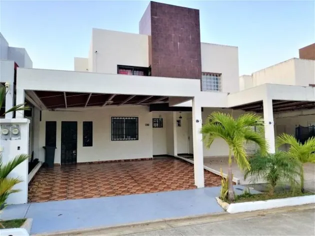 Se vende en P.H. Las Lajas, Vista Alegre, Arraiján