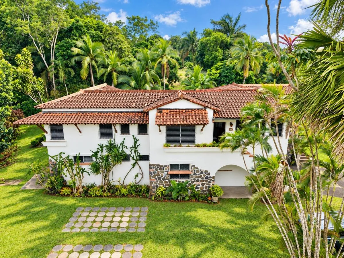 A Hidden Gem in Las Cumbres | 3,433 m², Panoramic