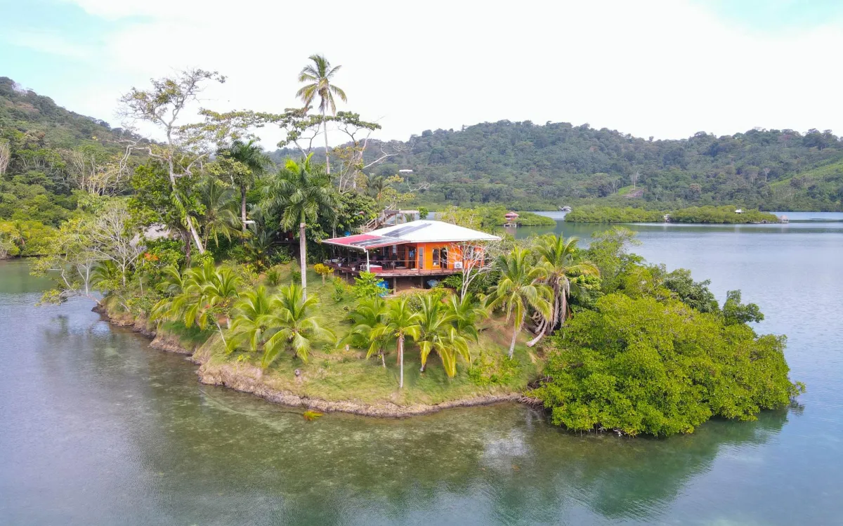 Isla privada, Isla Joya