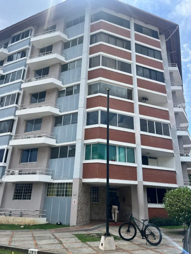 Banco vende apto. en PH RESIDENCIAL LLANO BONITO – JUAN DÍAZ
