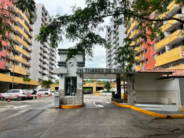 Banco vende apto. en PH Torre de Toscana