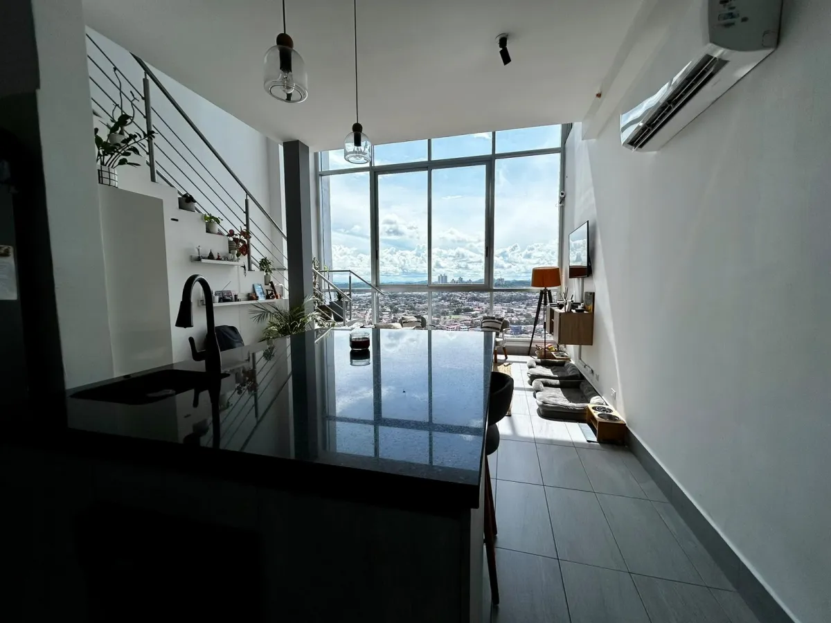 Alquiler de apartamento amoblado en PH Loma Vista Tower, Carrasquilla