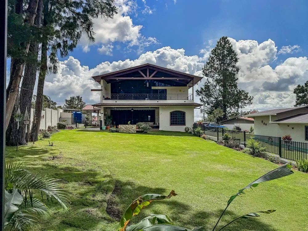 Casa de Lujo Amoblada en Santa Lucía, Boquete