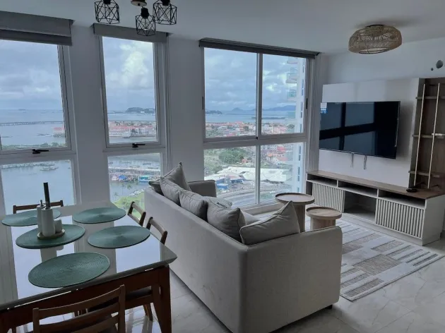 PH THE SANDS: Furnished apartment with ocean view