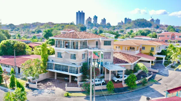 Mansion House for Sale in Betania, Panama