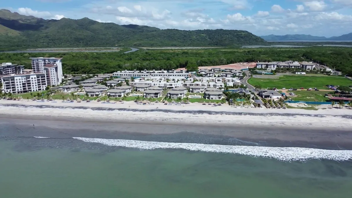 Two-Level Duplex with Ocean View in Playa Caracol