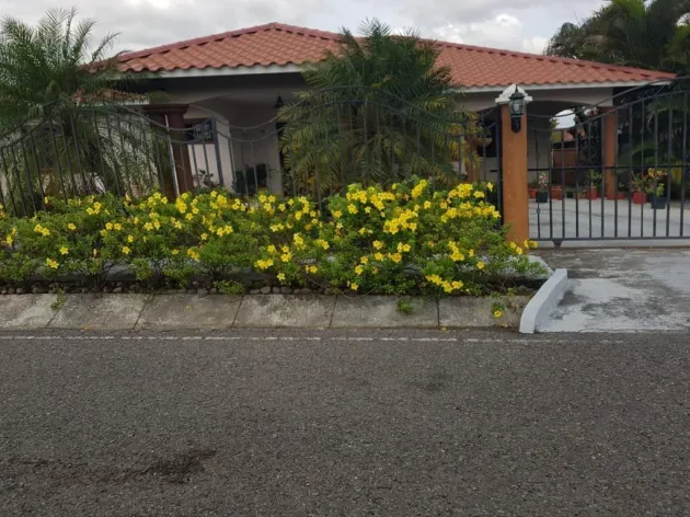 HOUSE FOR SALE IN VILLA ANA DAVID CHIRIQUI