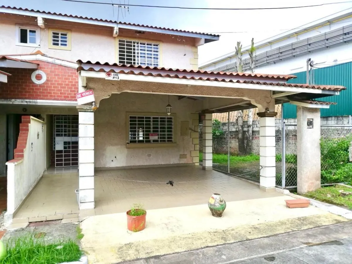 For sale in Los Cortijos - Arraijan