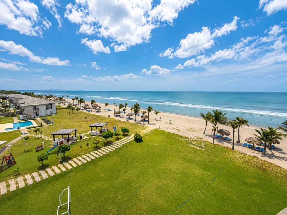 Aptamento con vista al mar en Playa Caracol