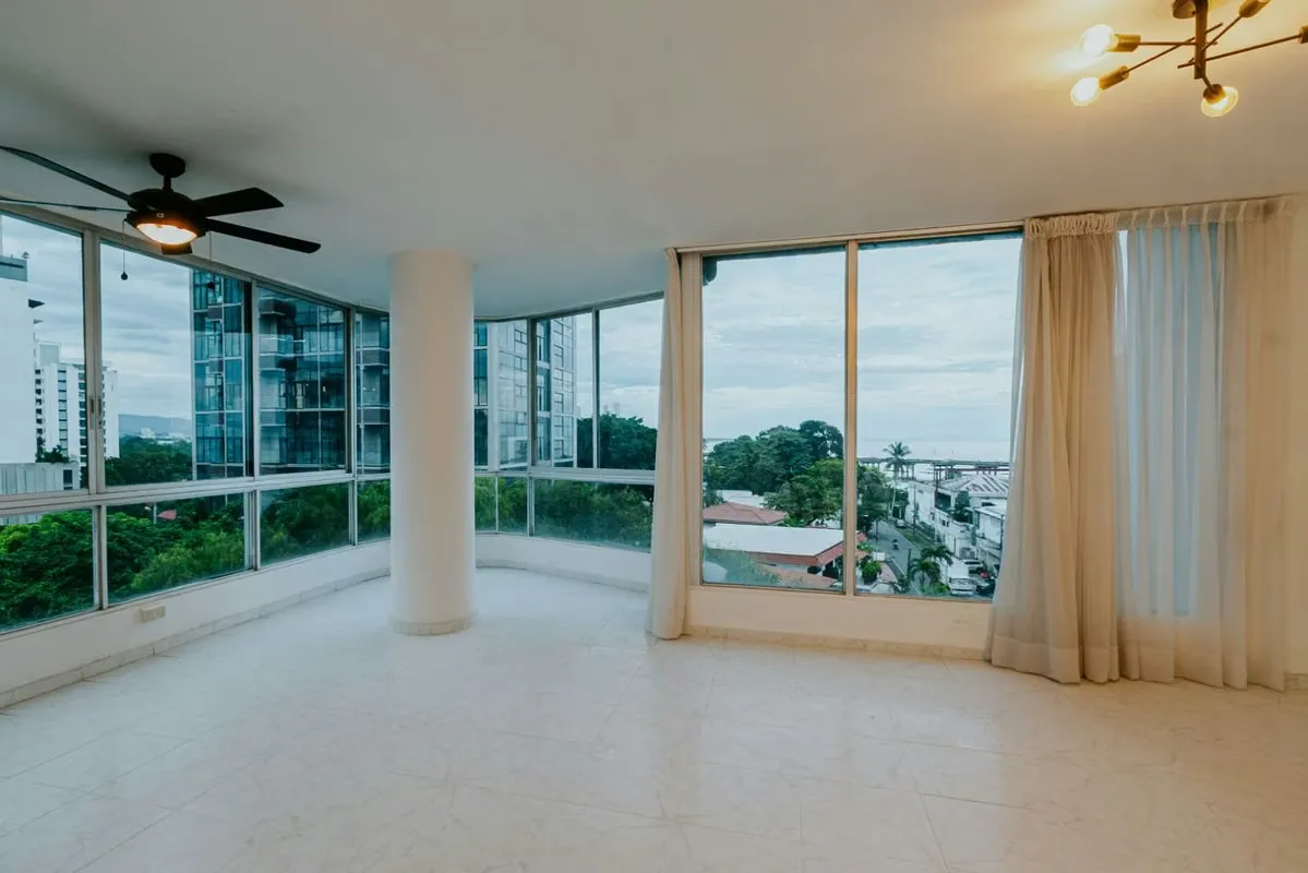 Alquiler de apartamento en PH St. Angelo, Coco del Mar. MY