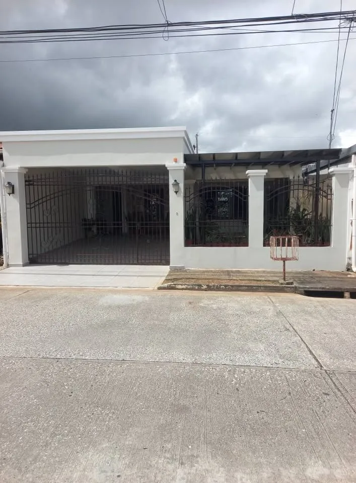 Venta de casa en Praderas de San Antonio. MY