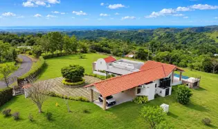 Espectacular Casa de Montaña | Piscina Climatizada y 15,269 m² en La Laguna