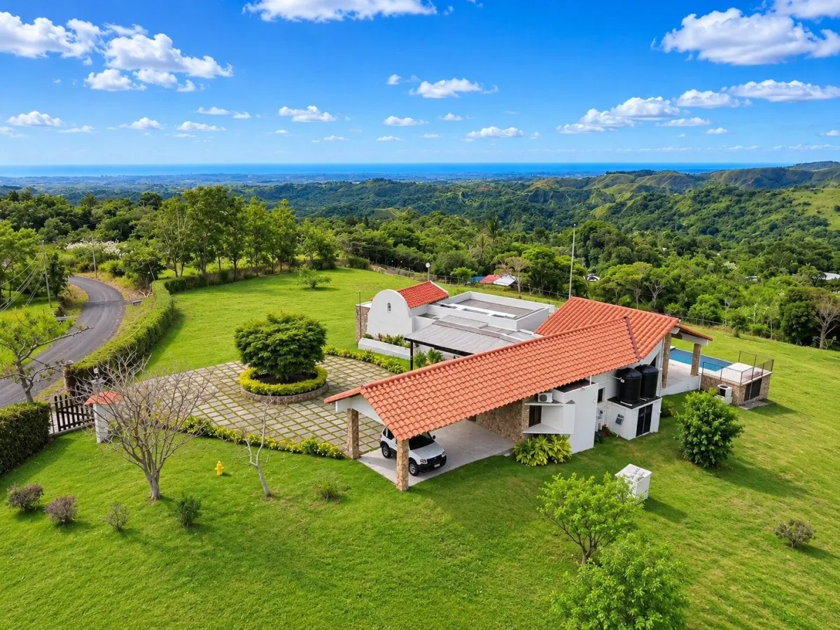 Spectacular Mountain House Heated Pool | La Laguna