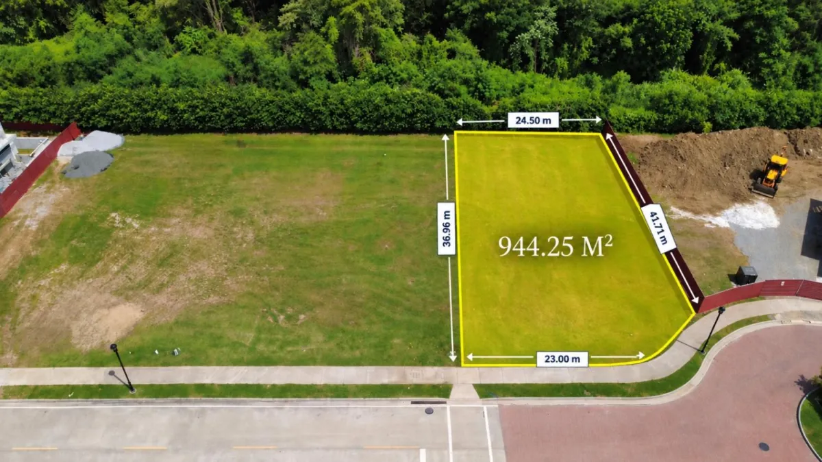Exclusive Residential Lot for Sale in Peninsula