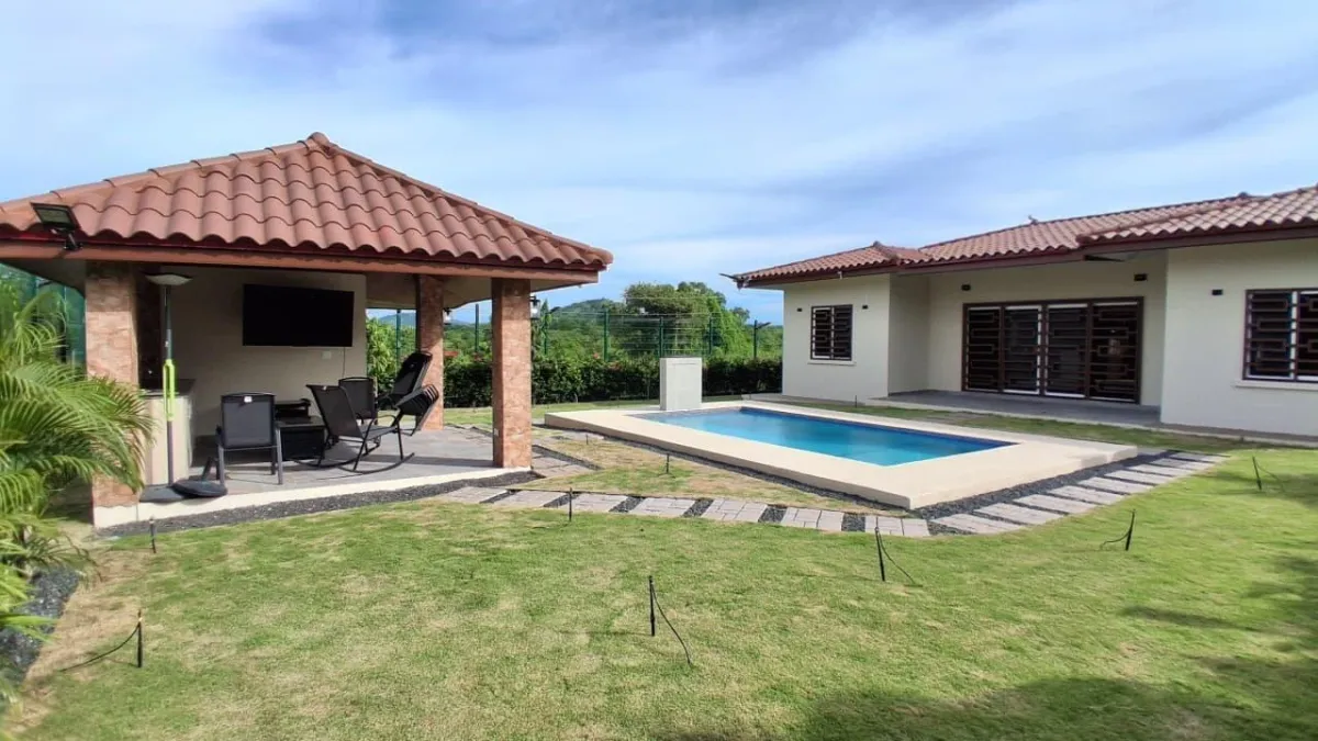 Casa Amoblada en Alquiler, playa y montaña