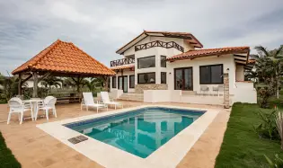 Sale of Beach House in Andromeda, Pedasí