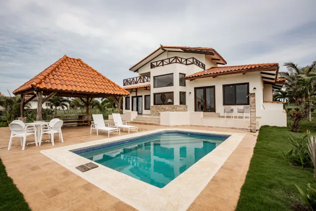 Sale of Beach House in Andromeda, Pedasí