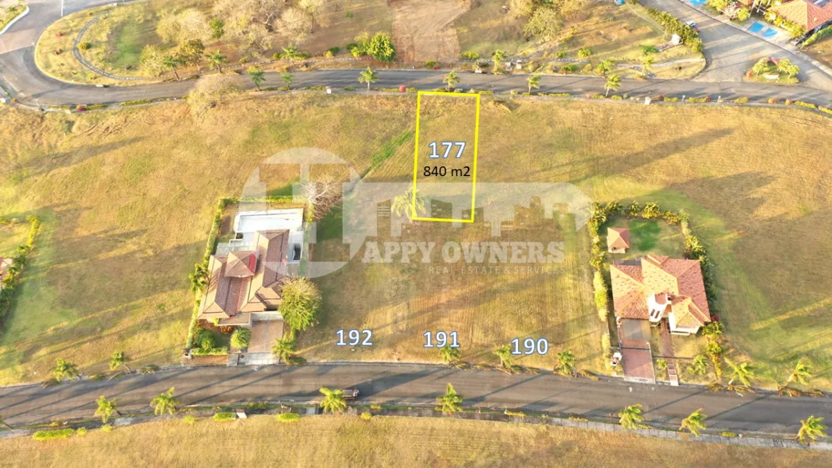 Venta de terreno a pasos del mar en Andromeda, Pedasí