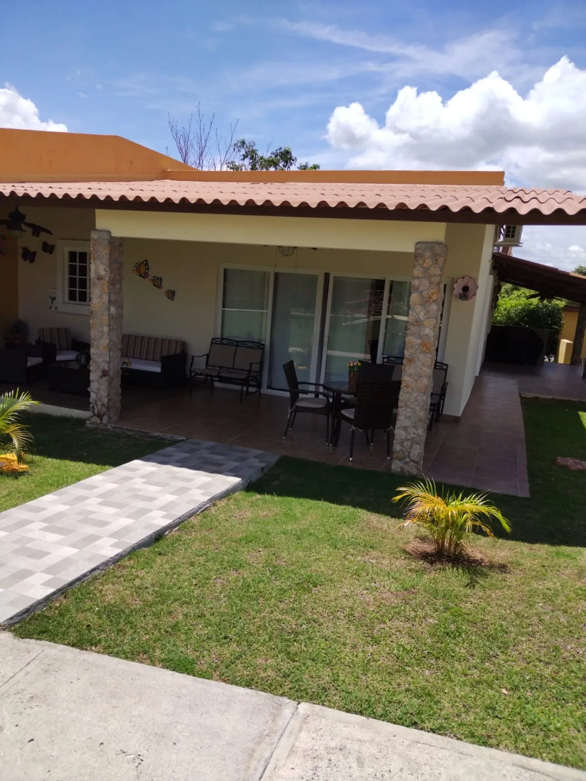 Venta de villa campestre en Brisas de Lajas, Chame.