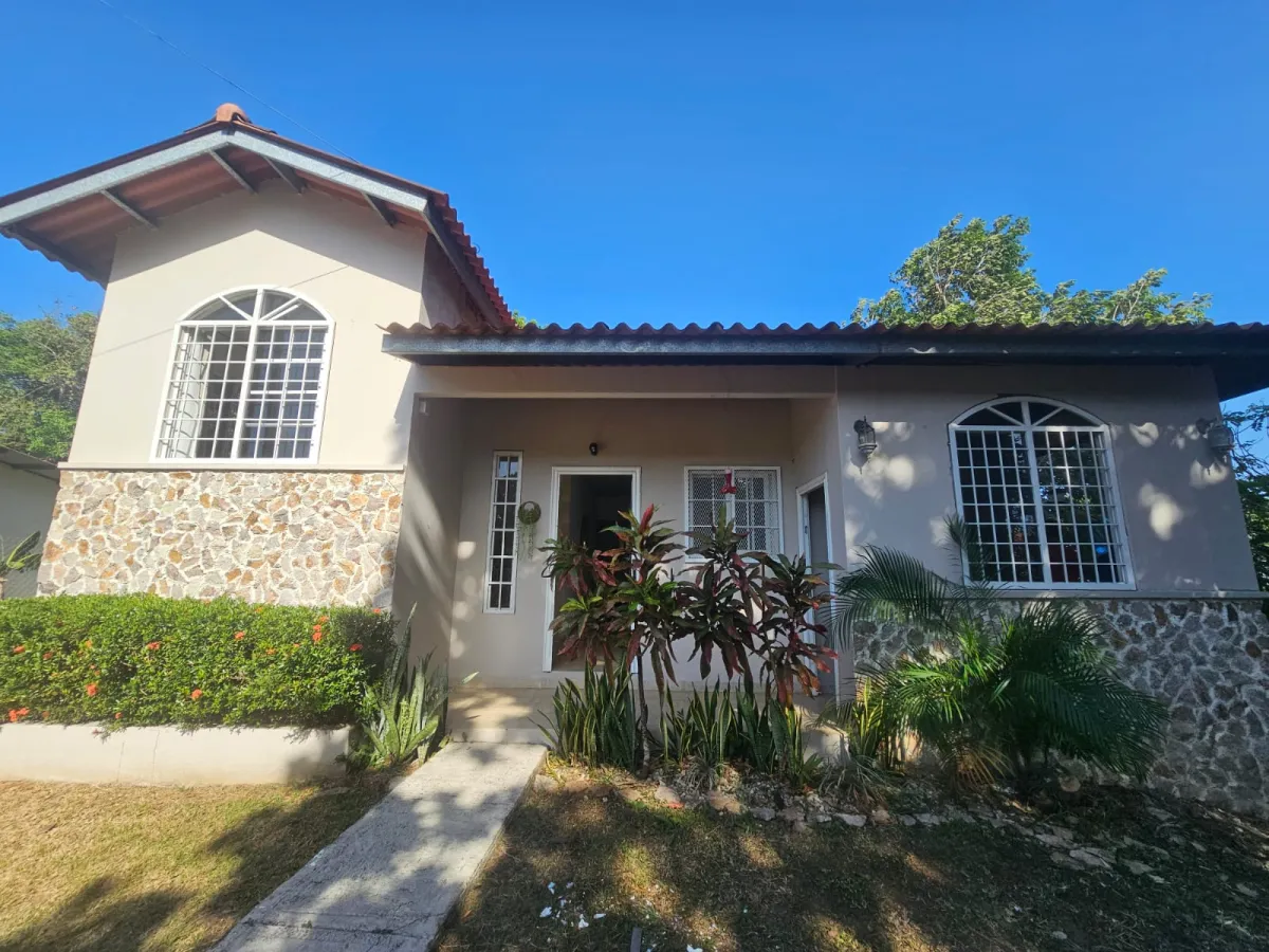 House for Sale/Rent in Las Tablas, Via el Carate