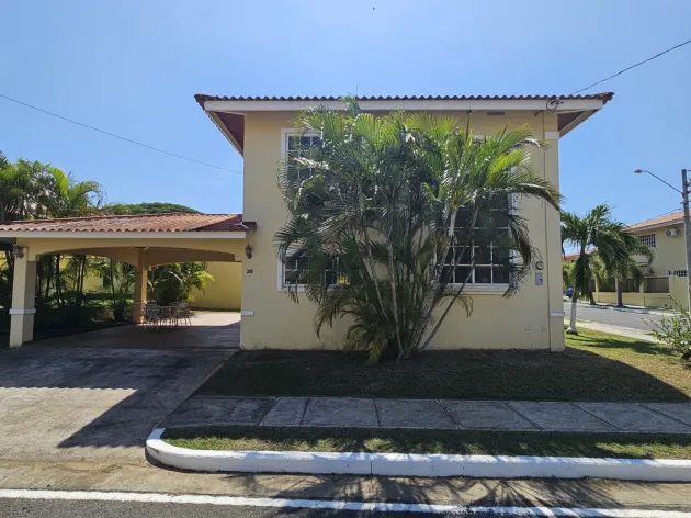 Venta de casa en Villas del Golf, Chitré. MB